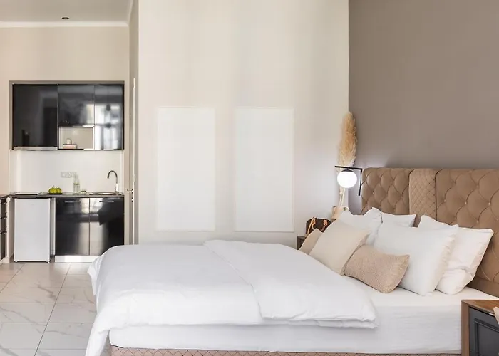 Black Onyx Comfort - Elegant Stay- Center Next To Airport Bus Daire Selanik