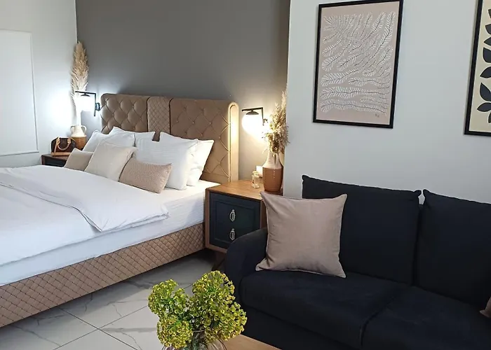Black Onyx Comfort - Elegant Stay- Center Next To Airport Bus