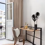 Apartament Black Onyx Comfort - Elegant Stay- Center Next To Airport Bus