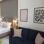 Black Onyx Comfort - Elegant Stay- Center Next To Airport Bus Salonic
