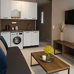 Apartament Black Onyx Comfort - Elegant Stay- Center Next To Airport Bus *