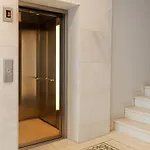 Apartament Black Onyx Comfort - Elegant Stay- Center Next To Airport Bus Salonic