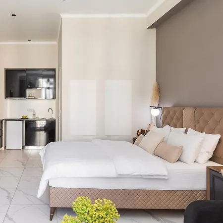 Black Onyx Comfort - Elegant Stay- Center Next To Airport Bus Apartment Thessaloniki