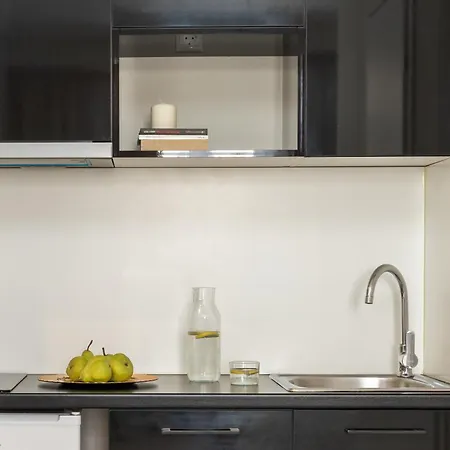 Apartment Black Onyx Comfort - Elegant Stay- Center Next To Airport Bus