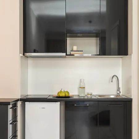 Apartment Black Onyx Comfort - Elegant Stay- Center Next To Airport Bus *