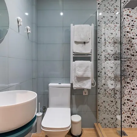 Black Onyx Comfort - Elegant Stay- Center Next To Airport Bus