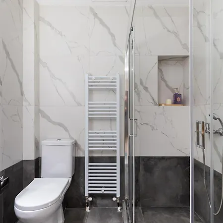 Apartment Black Onyx Comfort - Elegant Stay- Center Next To Airport Bus Thessaloniki