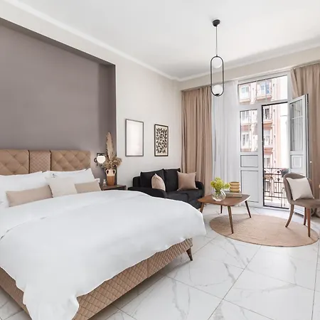 Black Onyx Comfort - Elegant Stay- Center Next To Airport Bus * Thessaloniki