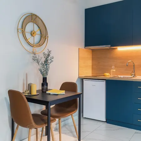 Black Onyx Comfort - Elegant Stay- Center Next To Airport Bus Apartment Thessaloniki