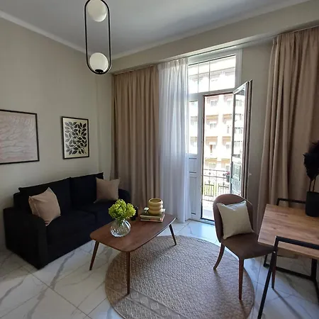 Black Onyx Comfort - Elegant Stay- Center Next To Airport Bus Lejlighed