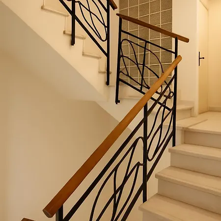 Black Onyx Comfort - Elegant Stay- Center Next To Airport Bus Apartment Thessaloniki