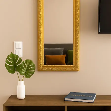 Black Onyx Comfort - Elegant Stay- Center Next To Airport Bus Apartment