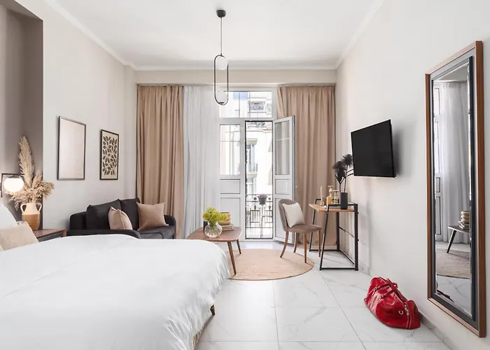 Black Onyx Comfort - Elegant Stay- Center Next To Airport Bus Soluň