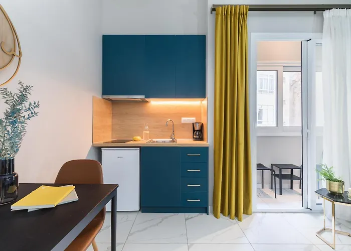 Black Onyx Comfort - Elegant Stay- Center Next To Airport Bus