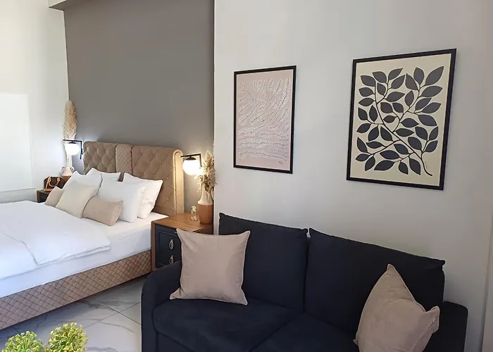 Black Onyx Comfort - Elegant Stay- Center Next To Airport Bus Salonic