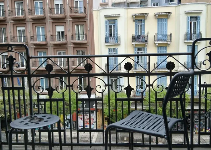 Apartmán Black Onyx Comfort - Elegant Stay- Center Next To Airport Bus Soluň