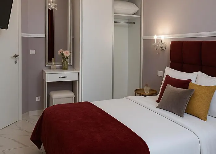 Black Onyx Comfort - Elegant Stay- Center Next To Airport Bus Apartmán *